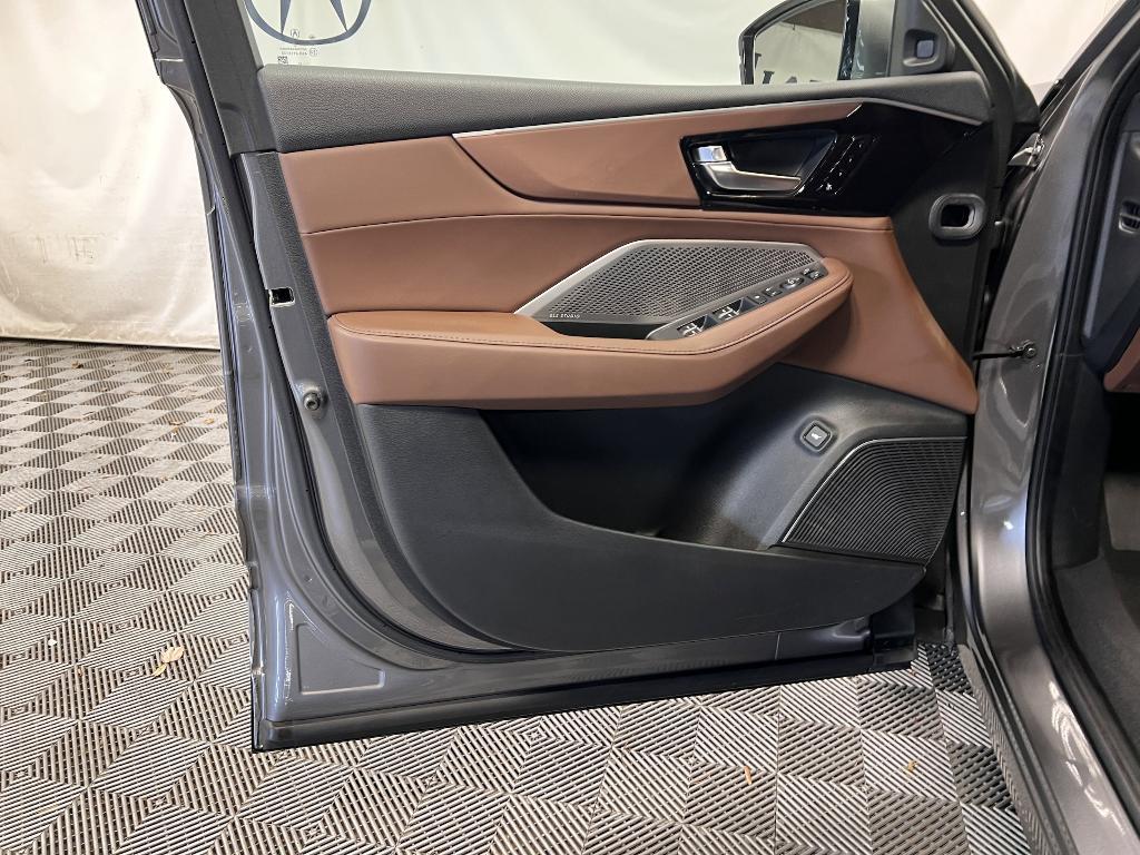 used 2022 Acura MDX car, priced at $45,991