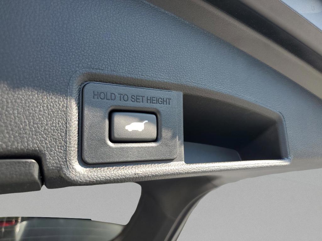 new 2025 Acura RDX car, priced at $52,250