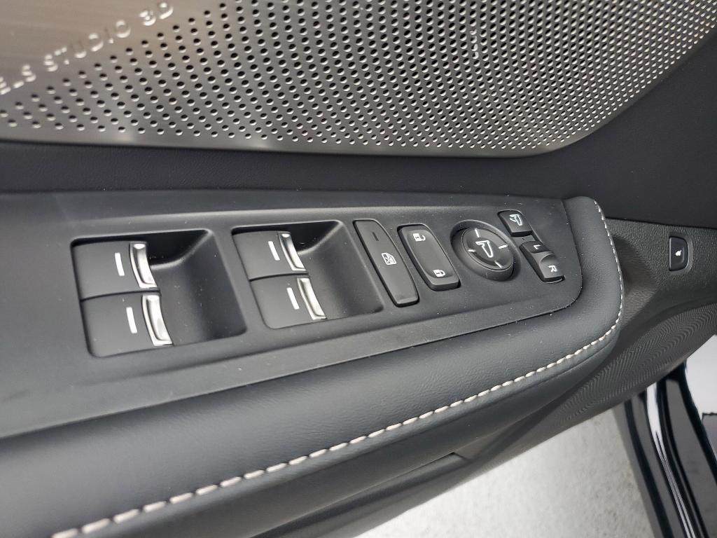 new 2025 Acura RDX car, priced at $54,400