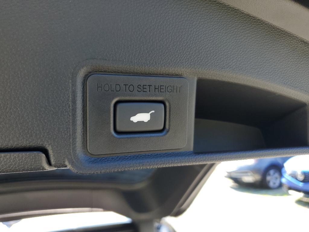 new 2025 Acura RDX car, priced at $49,250