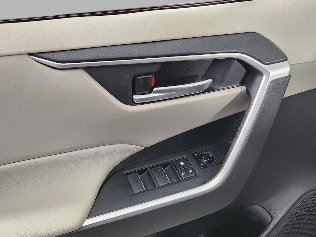 used 2020 Toyota RAV4 car, priced at $22,991