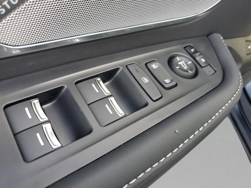 new 2025 Acura RDX car, priced at $49,250