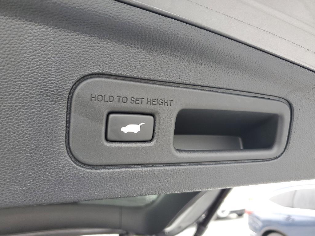 new 2025 Acura MDX car, priced at $58,550