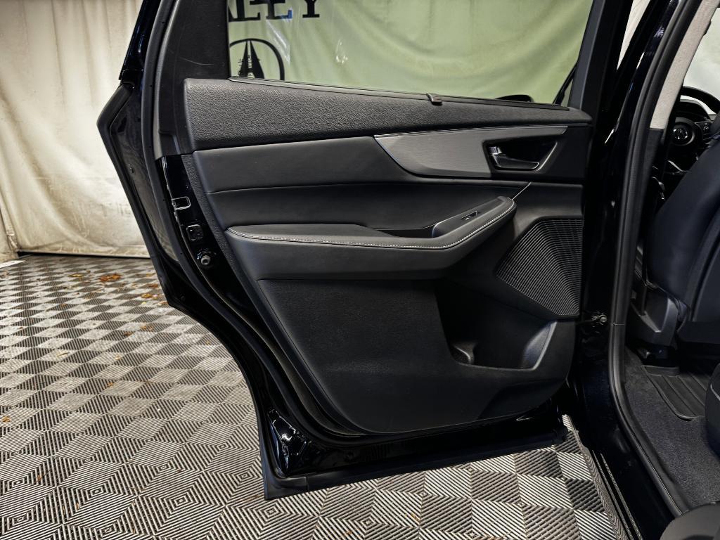 used 2023 Acura MDX car, priced at $40,991
