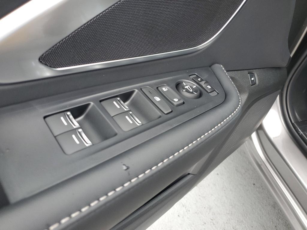 new 2025 Acura RDX car, priced at $46,650