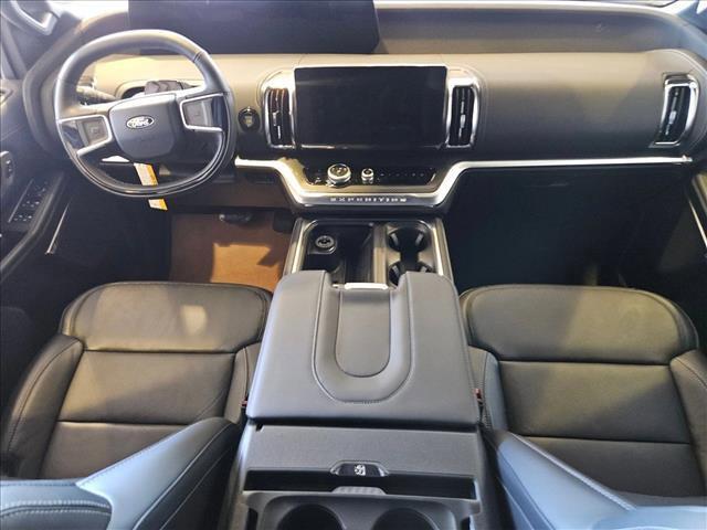 new 2025 Ford Expedition car, priced at $77,890