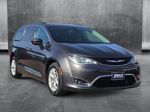 used 2017 Chrysler Pacifica car, priced at $12,443