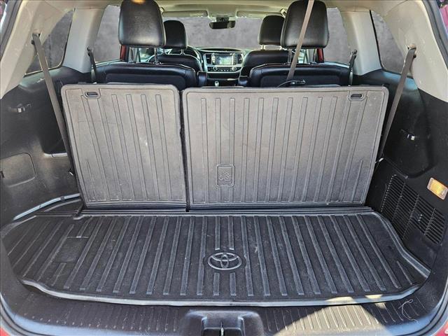 used 2019 Toyota Highlander car, priced at $27,900