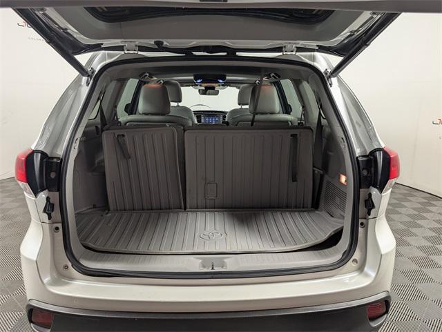 used 2019 Toyota Highlander car, priced at $23,692