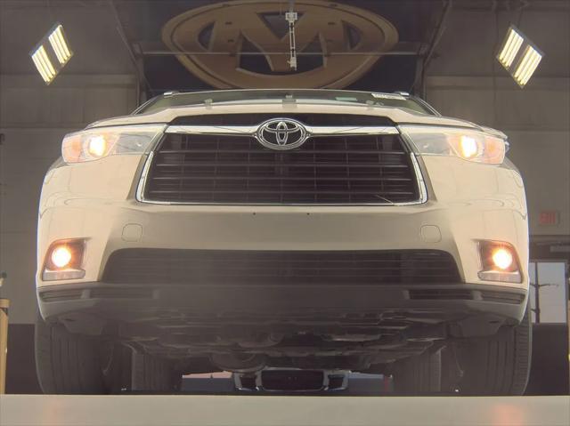 used 2016 Toyota Highlander car, priced at $16,995