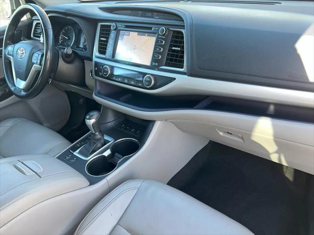 used 2015 Toyota Highlander car, priced at $15,995