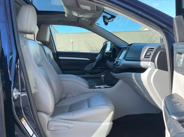 used 2015 Toyota Highlander car, priced at $15,995