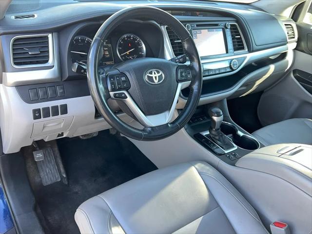 used 2015 Toyota Highlander car, priced at $15,995