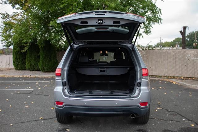 used 2016 Jeep Grand Cherokee car, priced at $12,495