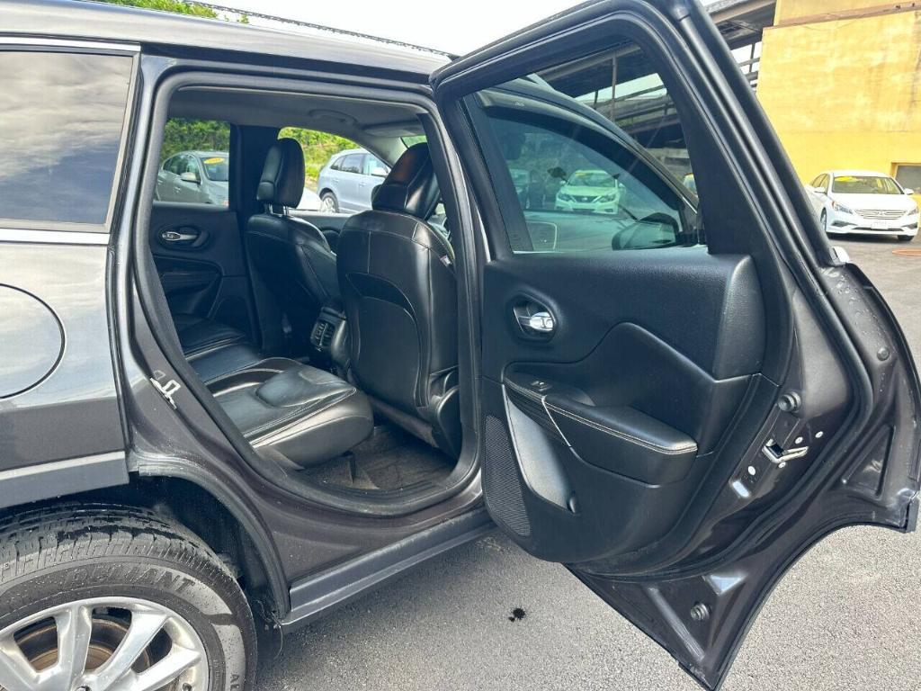 used 2015 Jeep Cherokee car, priced at $13,995