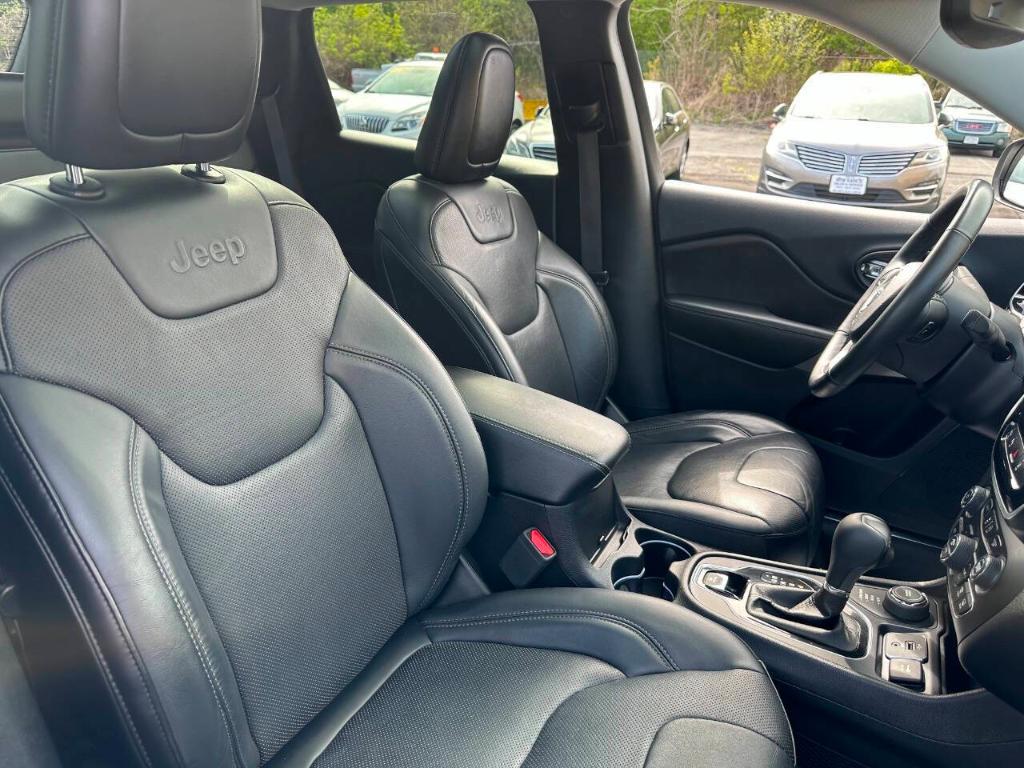 used 2019 Jeep Cherokee car, priced at $17,995