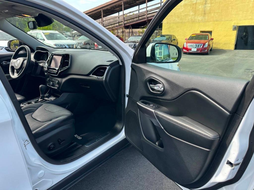 used 2019 Jeep Cherokee car, priced at $17,995