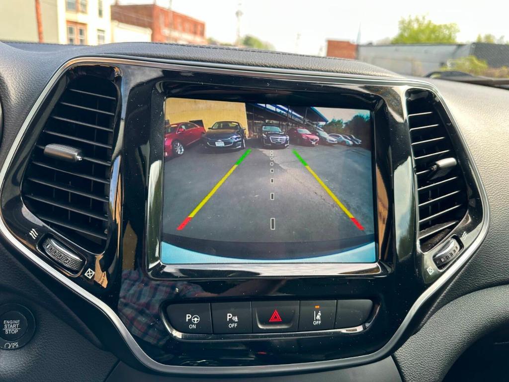 used 2019 Jeep Cherokee car, priced at $17,995