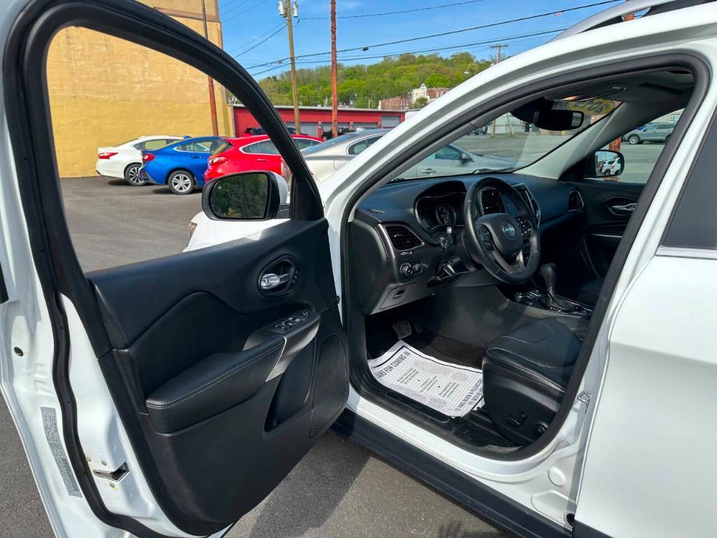 used 2019 Jeep Cherokee car, priced at $17,995