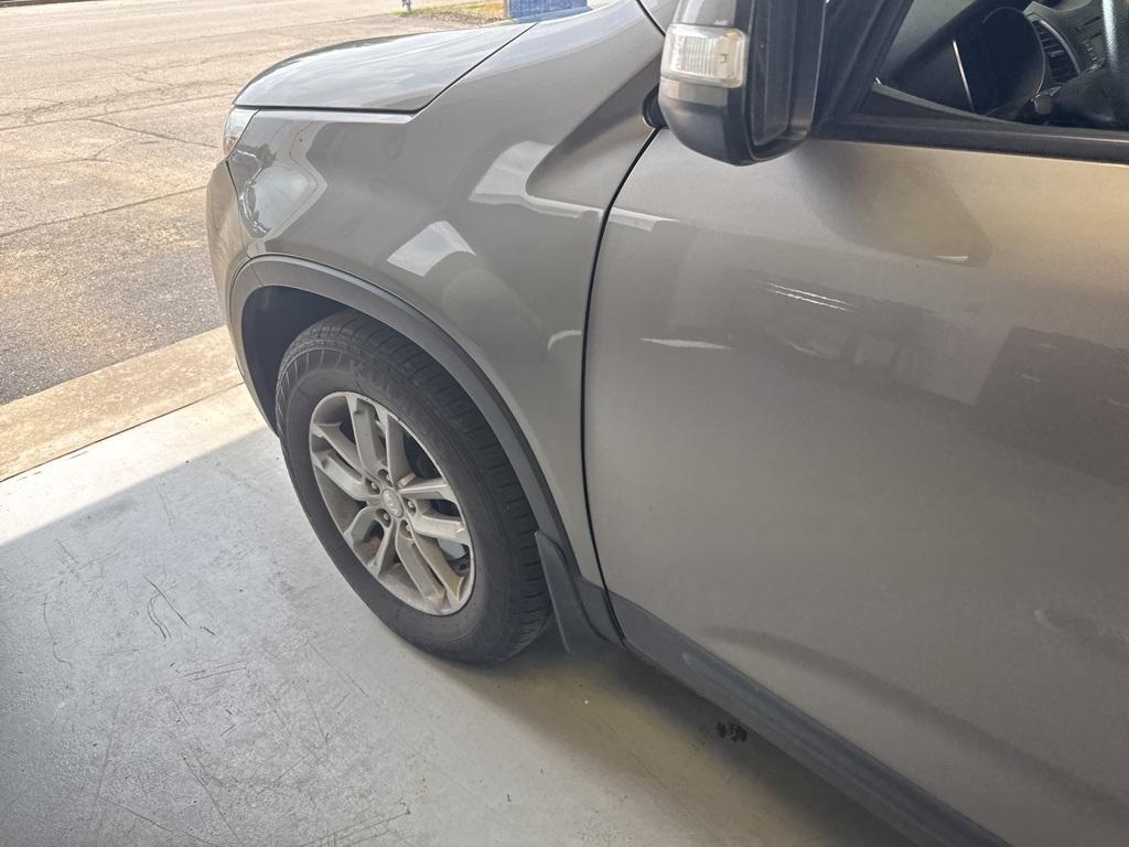 used 2015 Kia Sorento car, priced at $9,141