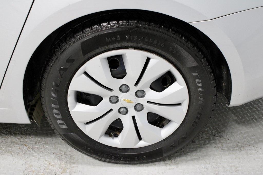used 2014 Chevrolet Cruze car, priced at $5,533