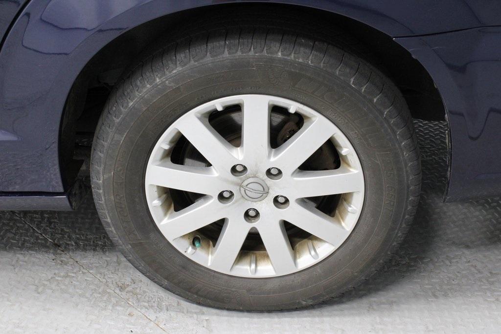 used 2015 Chrysler Town & Country car, priced at $9,310