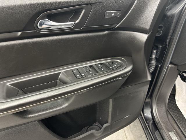 used 2015 GMC Acadia car, priced at $10,999