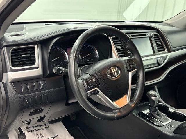 used 2015 Toyota Highlander car, priced at $12,784