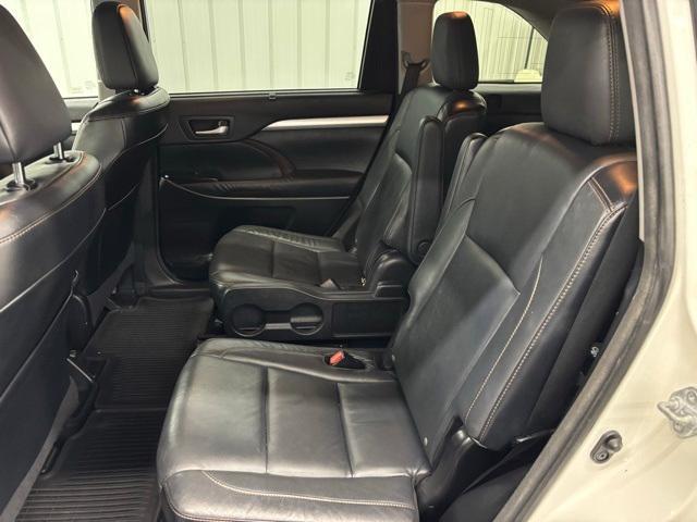 used 2015 Toyota Highlander car, priced at $12,784