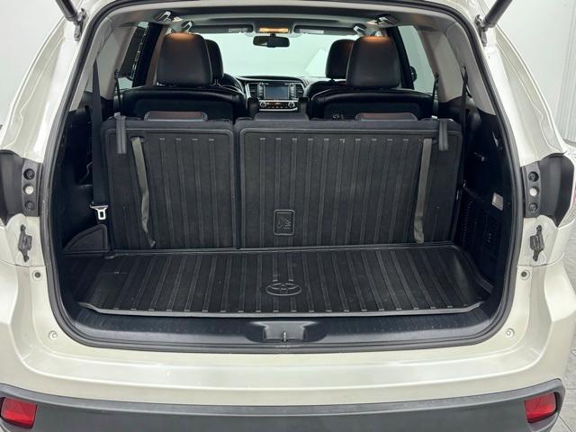 used 2015 Toyota Highlander car, priced at $12,784