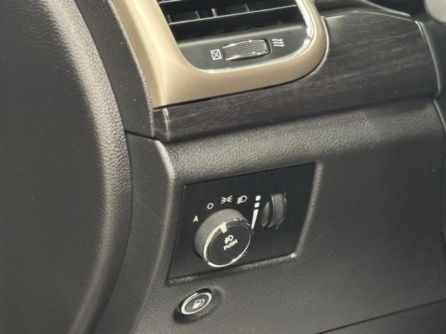 used 2014 Jeep Grand Cherokee car, priced at $11,999