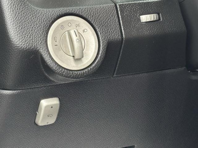 used 2008 Lincoln Navigator car, priced at $7,800