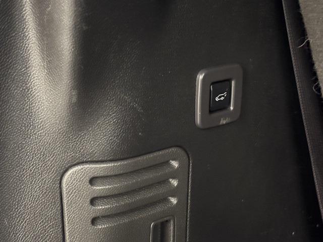 used 2008 Lincoln Navigator car, priced at $7,800