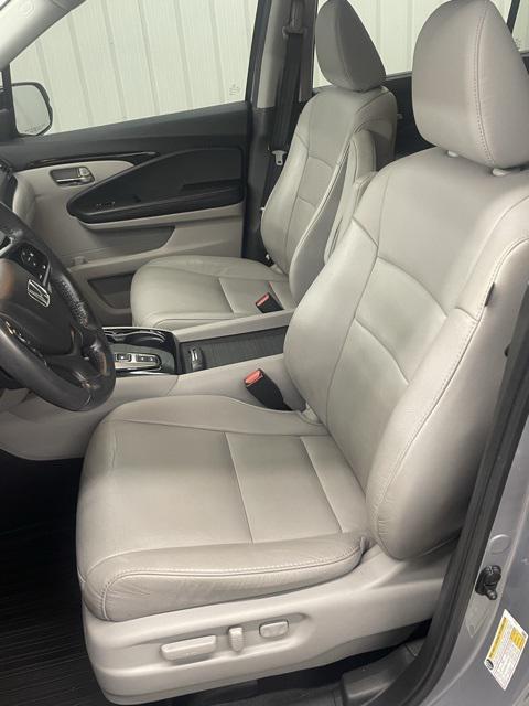 used 2020 Honda Pilot car, priced at $27,495