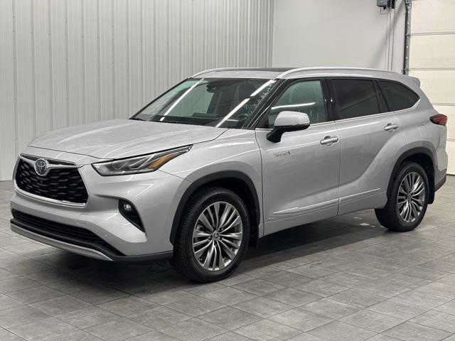 used 2021 Toyota Highlander Hybrid car, priced at $38,995