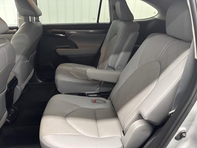 used 2021 Toyota Highlander Hybrid car, priced at $38,995