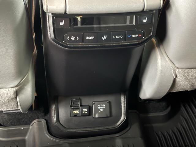 used 2021 Toyota Highlander Hybrid car, priced at $38,995