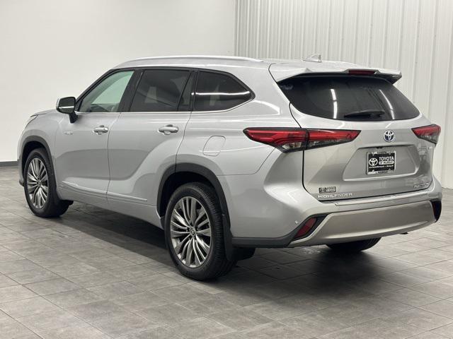 used 2021 Toyota Highlander Hybrid car, priced at $38,995