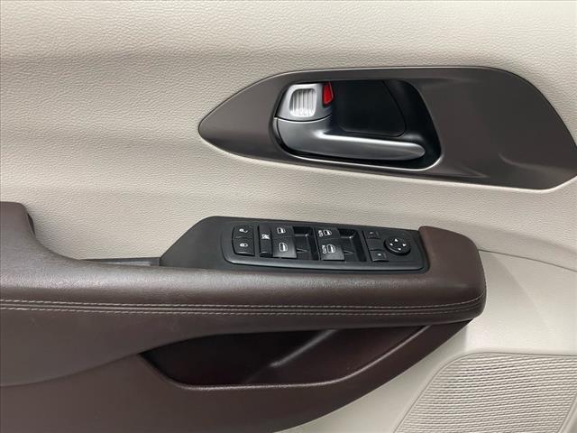 used 2018 Chrysler Pacifica car, priced at $15,195