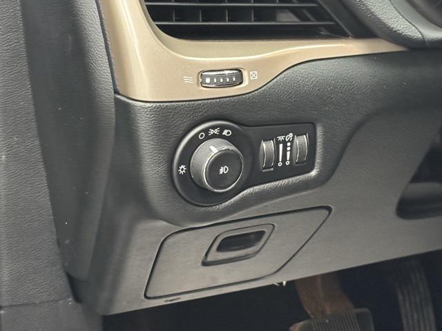 used 2014 Jeep Cherokee car, priced at $8,999