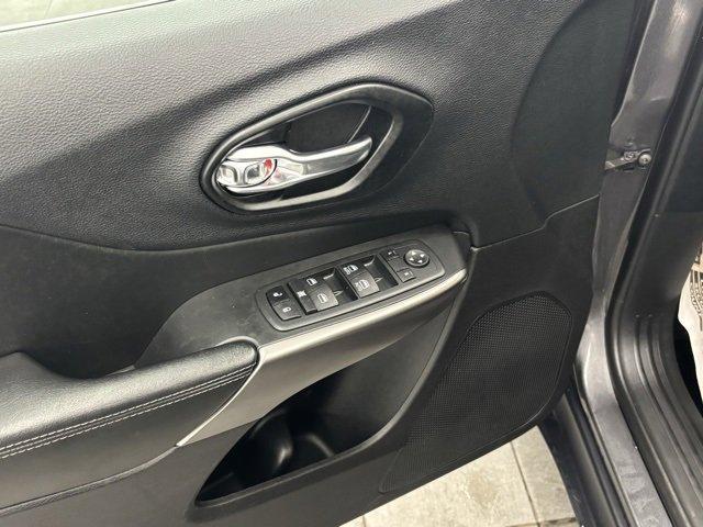 used 2021 Jeep Cherokee car, priced at $24,999