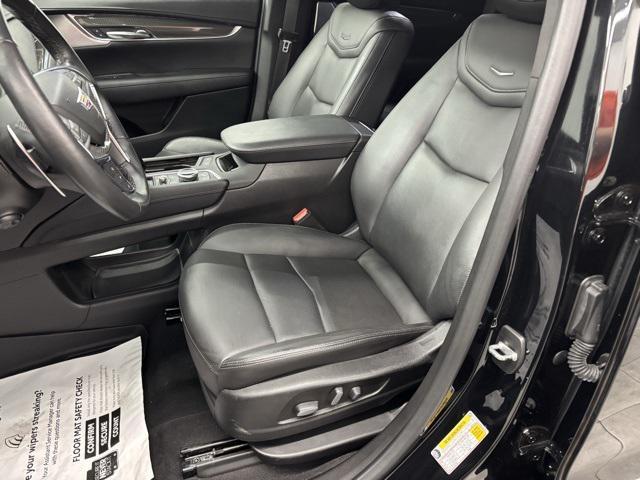used 2022 Cadillac XT5 car, priced at $32,499