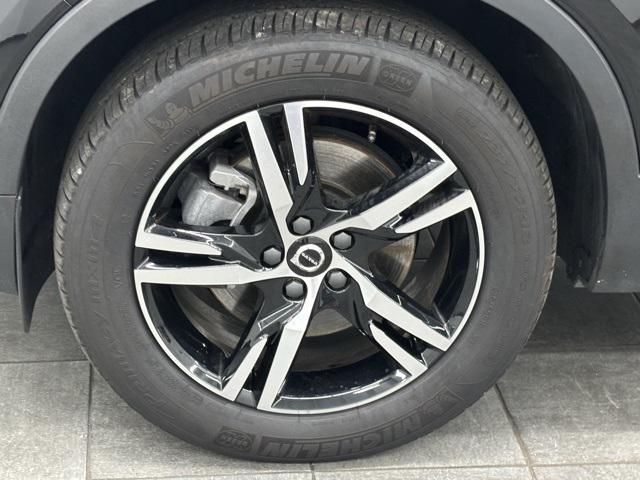 used 2024 Volvo XC40 car, priced at $29,989