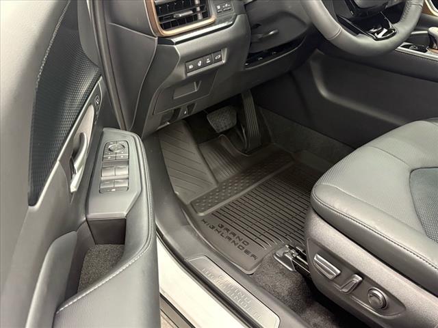 new 2025 Toyota Grand Highlander Hybrid car, priced at $62,302