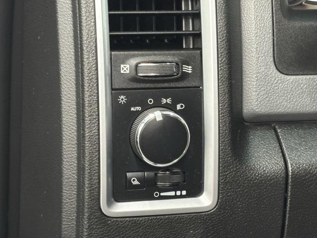 used 2019 Ram 1500 Classic car, priced at $23,999