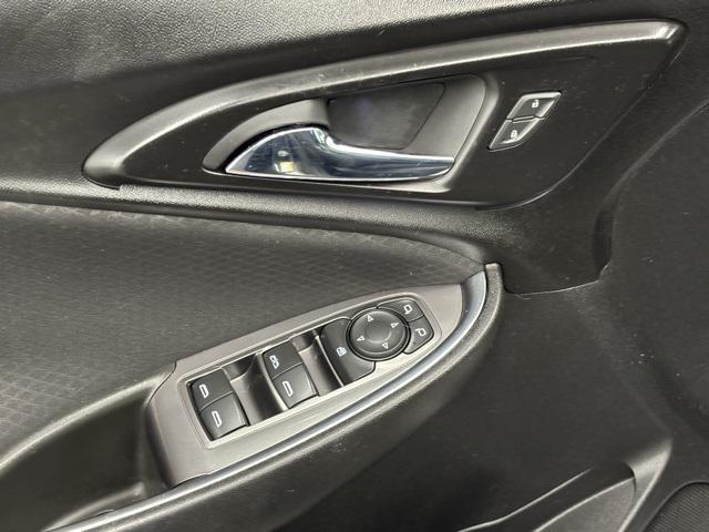 used 2018 Chevrolet Malibu car, priced at $9,999