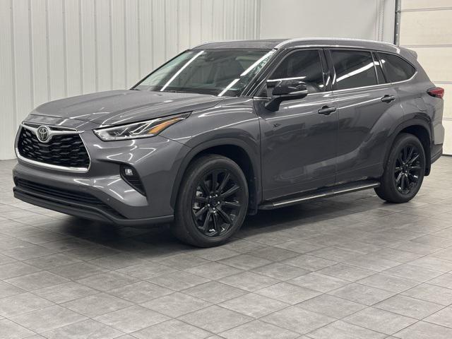 used 2024 Toyota Highlander car, priced at $39,995