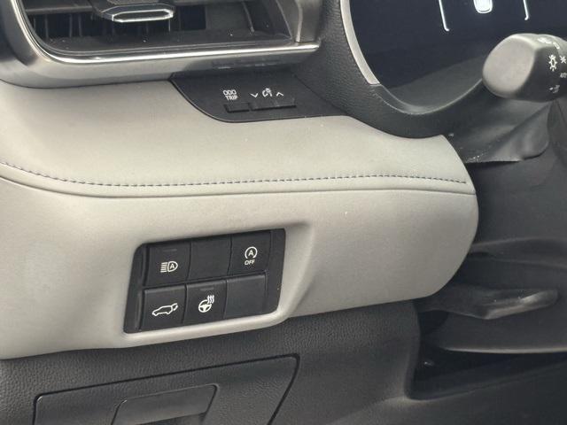 used 2024 Toyota Highlander car, priced at $39,995