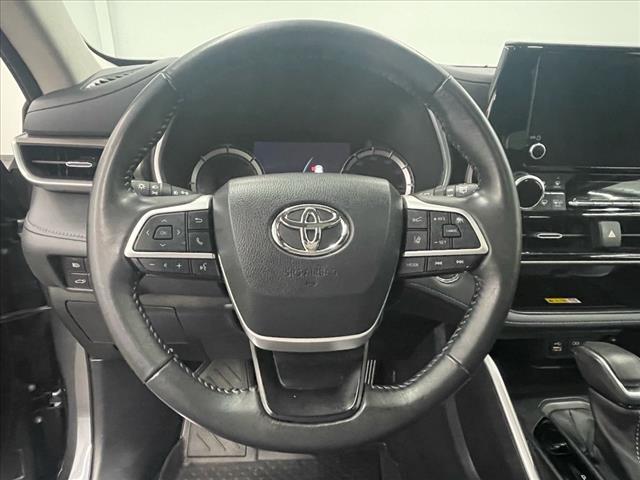 used 2023 Toyota Highlander Hybrid car, priced at $38,995