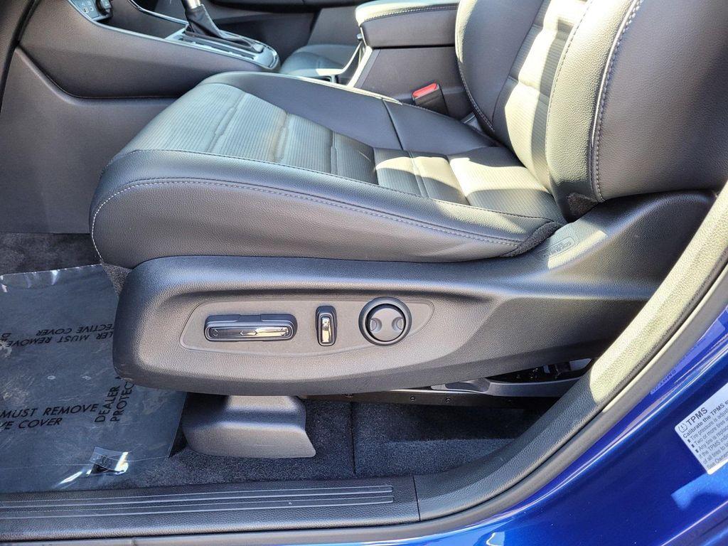 used 2025 Honda CR-V car, priced at $31,708